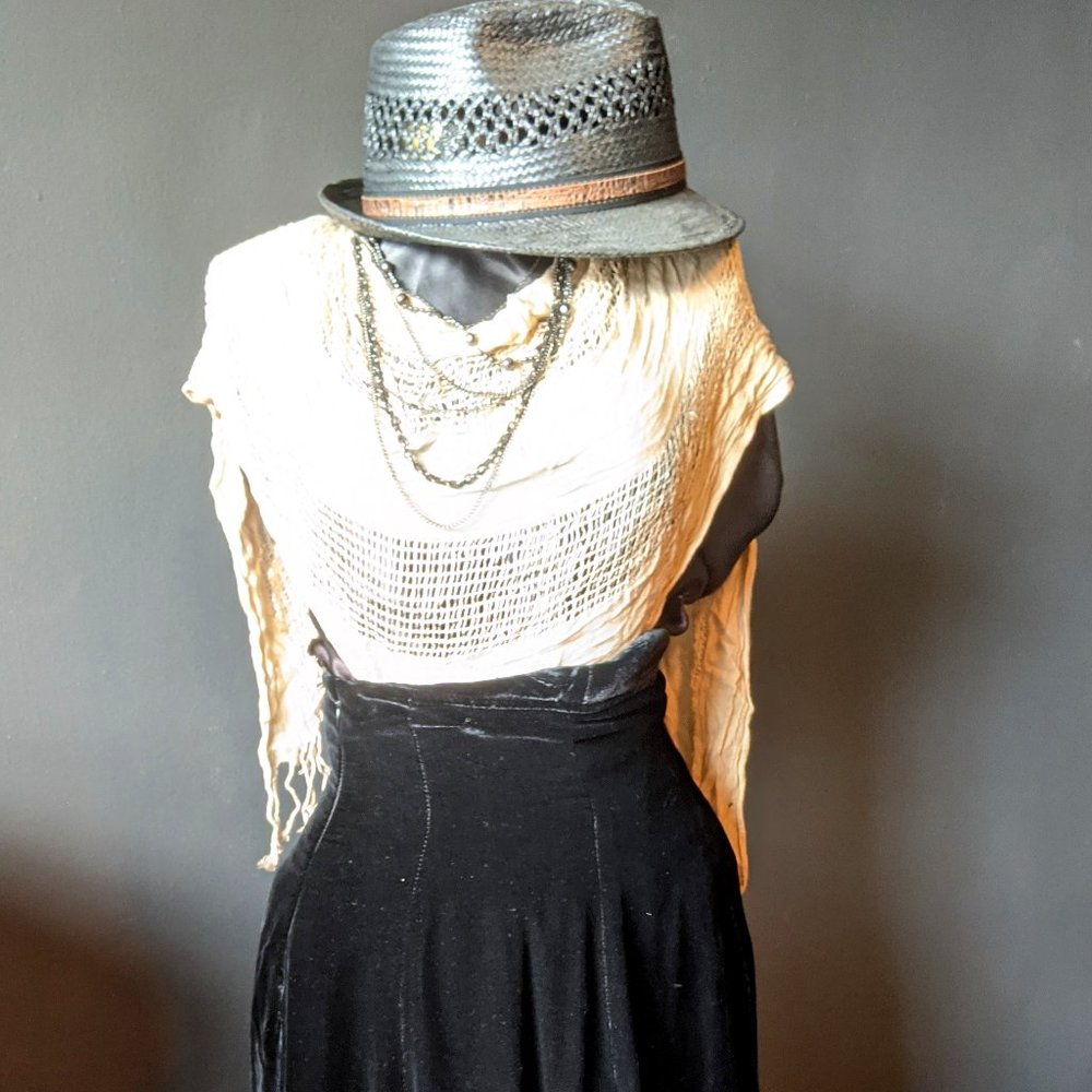 Black Velvet High Waist Full Skirt Vintage Romance
